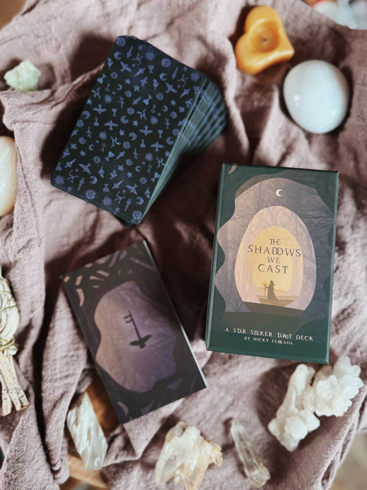 Bild på The Shadows We Cast: A Star Seeker Tarot Deck